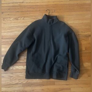 aritzia cozy sweatfleece boyfriend 1/2 zip sweater in dark olive size m